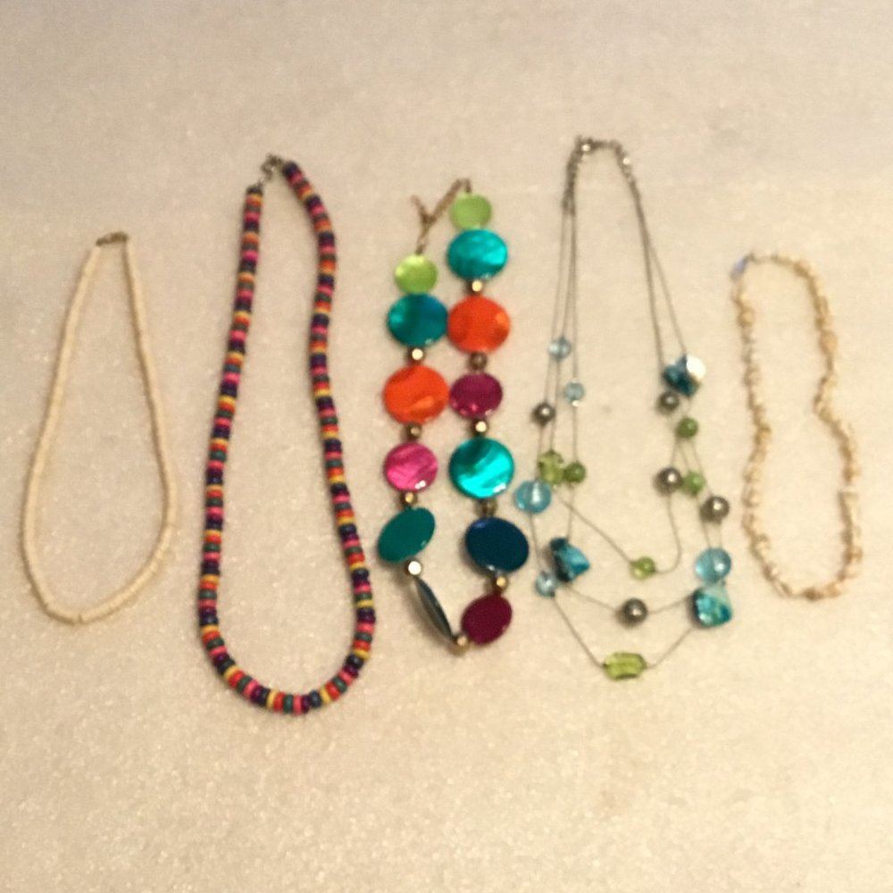 Lot of 5 vintage & colorful necklaces